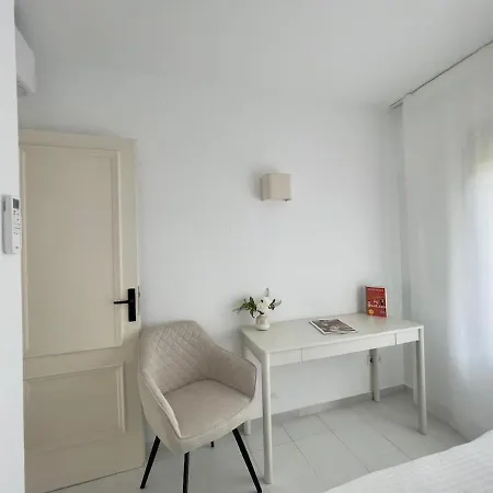 2 Bedroom Walking Distance To The *
