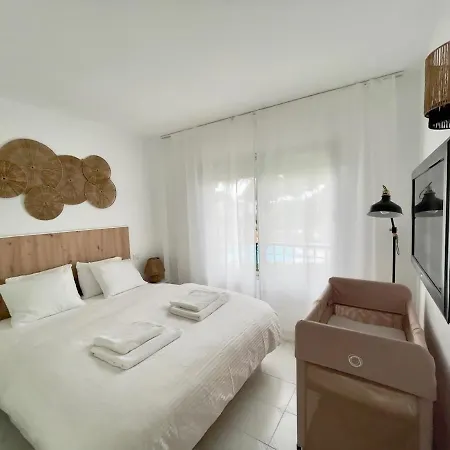 2 Bedroom Walking Distance To The Apartmán