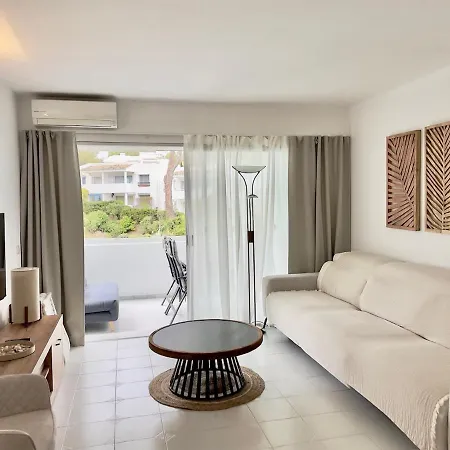 2 Bedroom Walking Distance To The * Sitio de Calahonda
